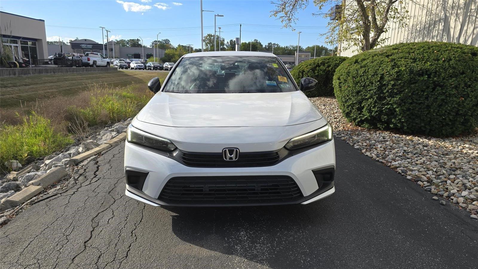 2022 Honda Civic Sport photo 2