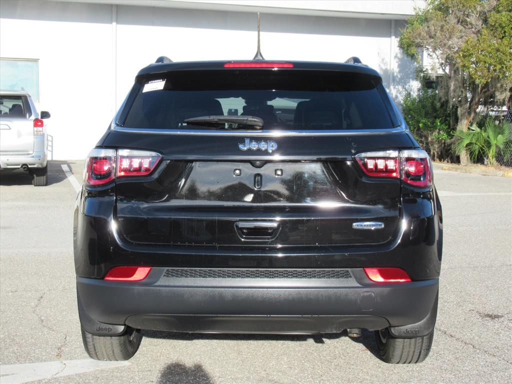2022 Jeep Compass Latitude photo 3