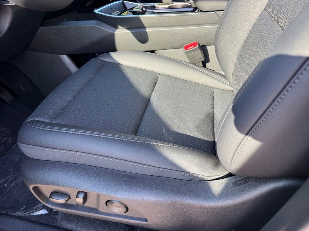 2026 Chevrolet Equinox LT photo 23