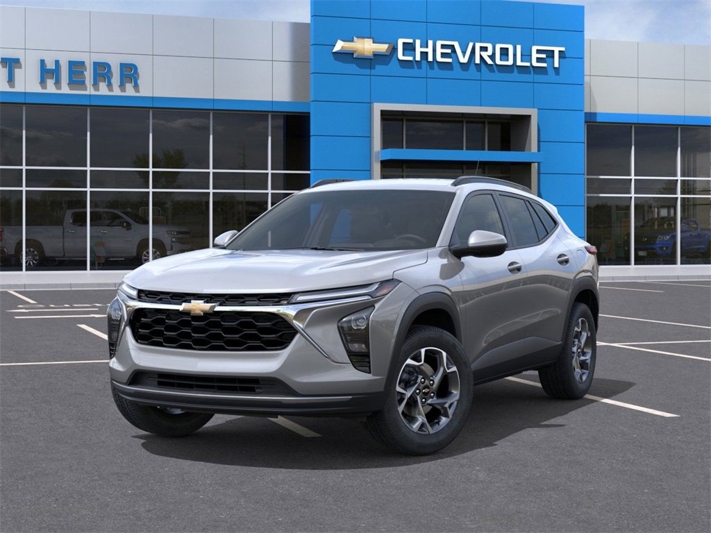 2025 Chevrolet Trax LT photo 2