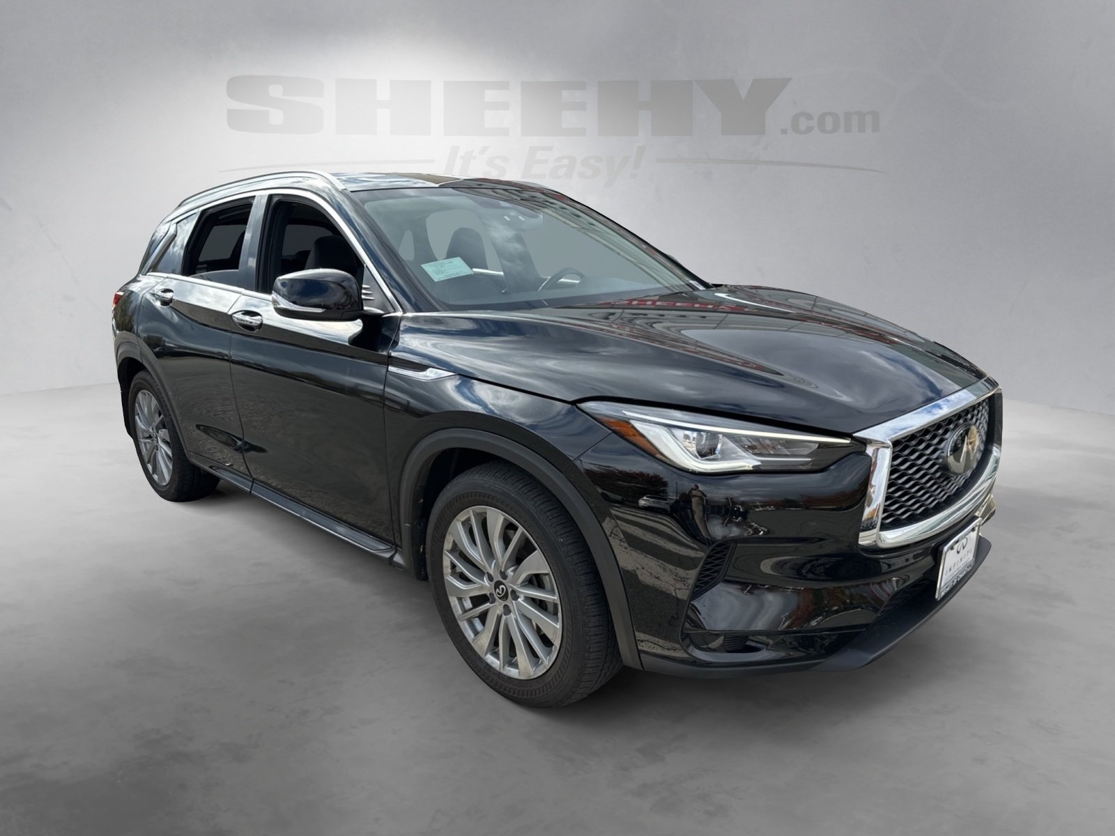 2025 Infiniti QX50 Luxe AWD photo 2