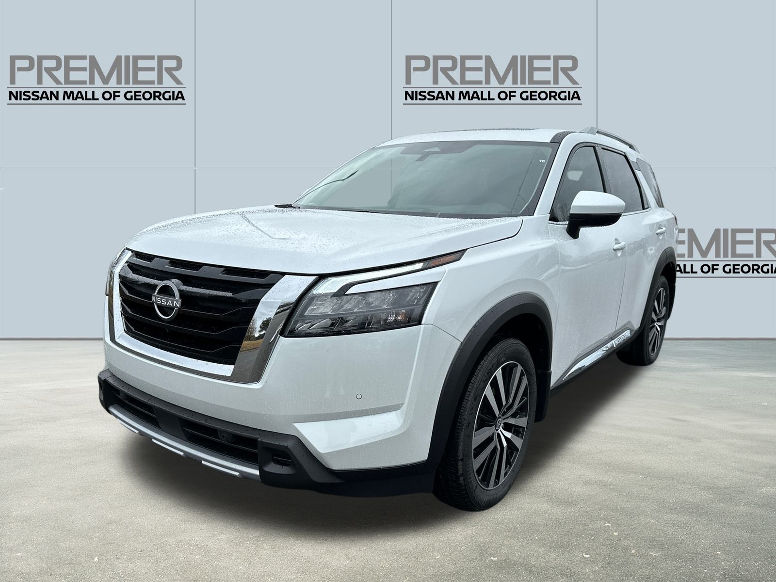 2025 Nissan Pathfinder Platinum's photo