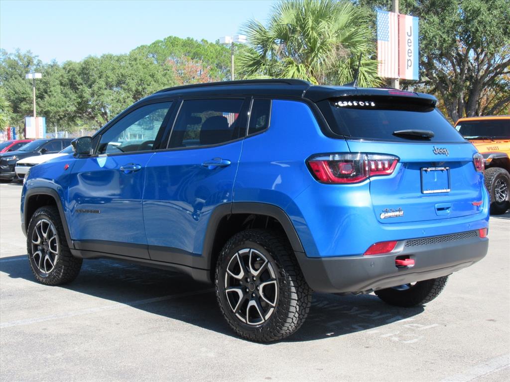 2026 Jeep Compass Trailhawk photo 2