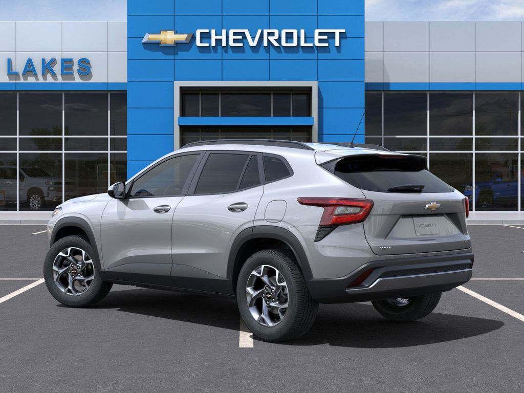 2025 Chevrolet Trax LT photo 3