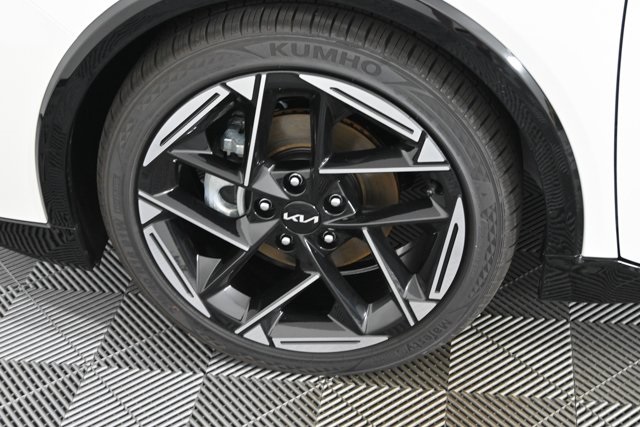 2025 Kia K4 GT-Line photo 25