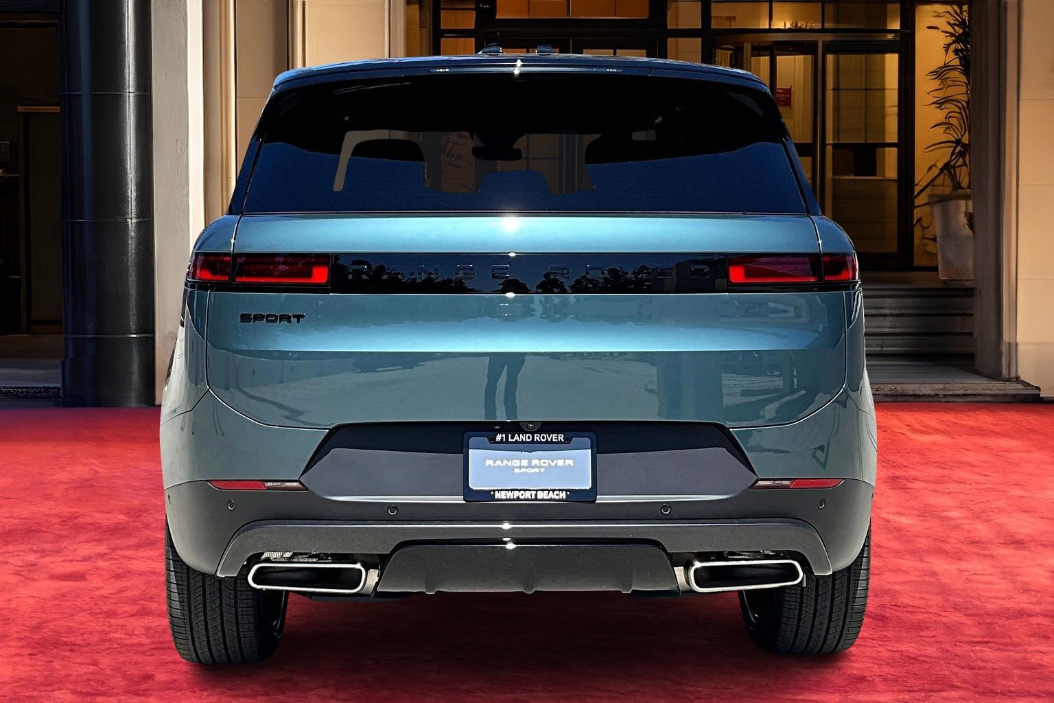 2025 Land Rover Range Rover Sport SE photo 4