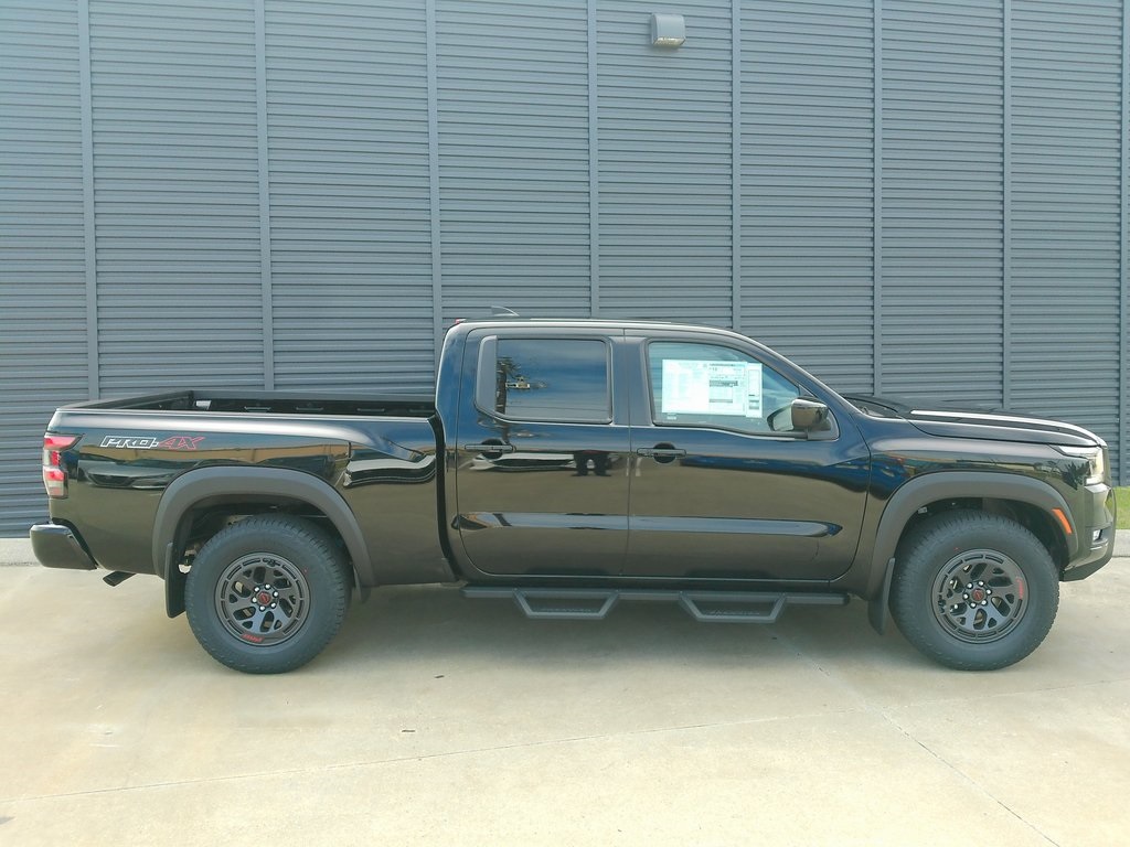2025 Nissan Frontier Crew Cab PRO-4X photo 2