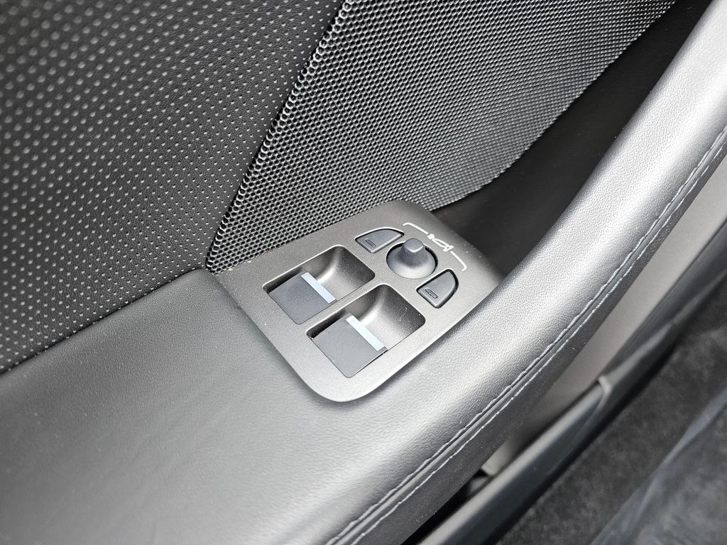 2021 Jaguar F-TYPE R-Dynamic photo 21
