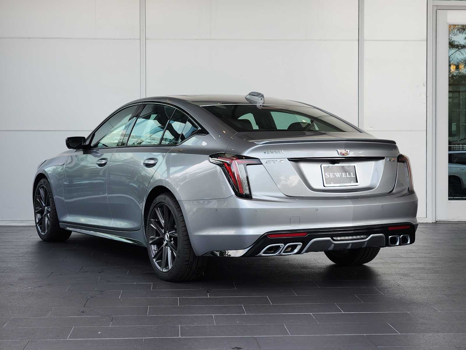 2026 Cadillac CT5 V photo 4