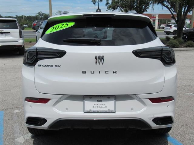 2025 Buick Encore GX Avenir photo 5