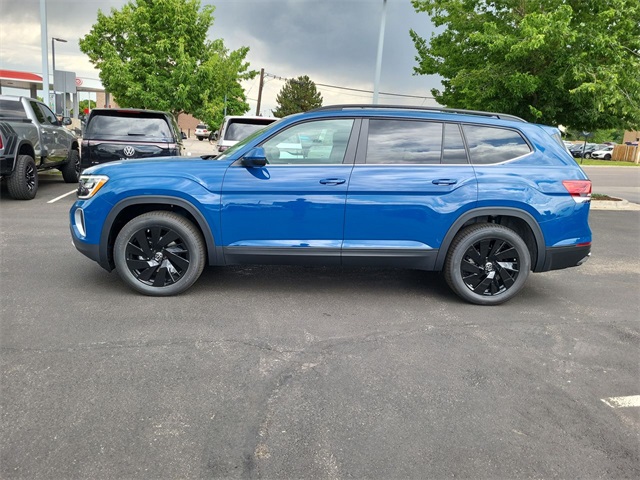 2025 Volkswagen Atlas SE Technology photo 2