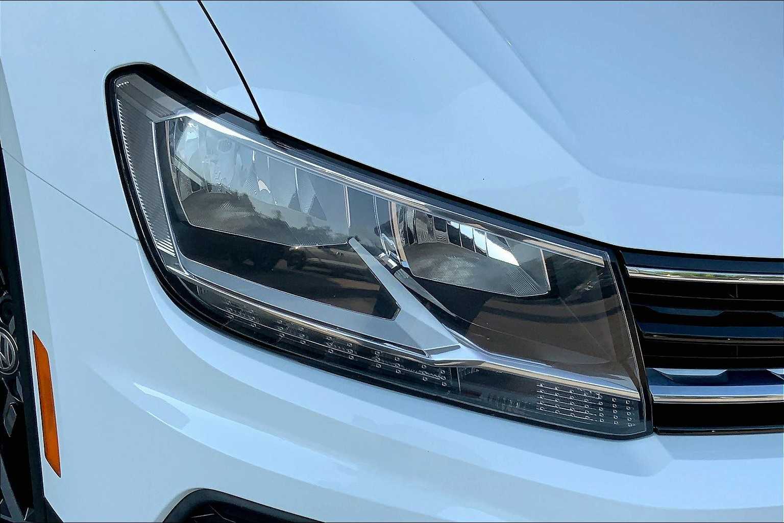 2018 Volkswagen Tiguan SE photo 25