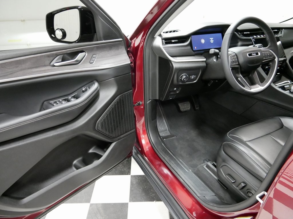 2023 Jeep Grand Cherokee Limited photo 13
