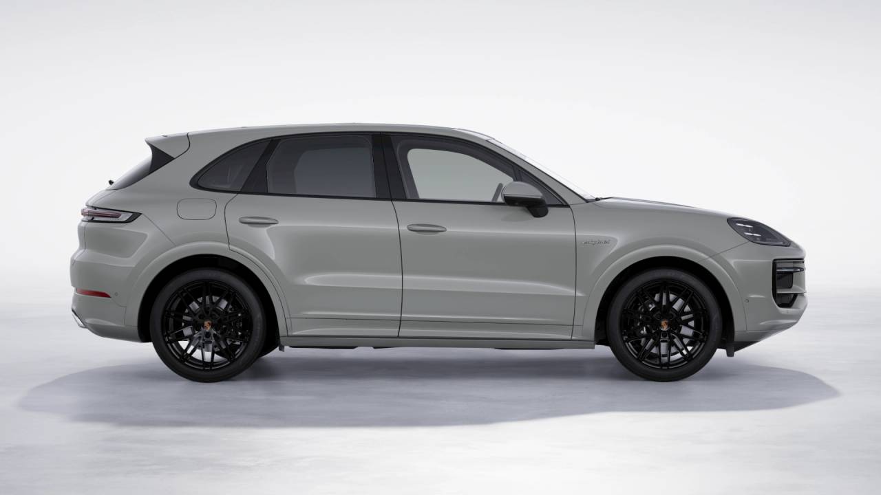 2026 Porsche Cayenne E-Hybrid photo 3
