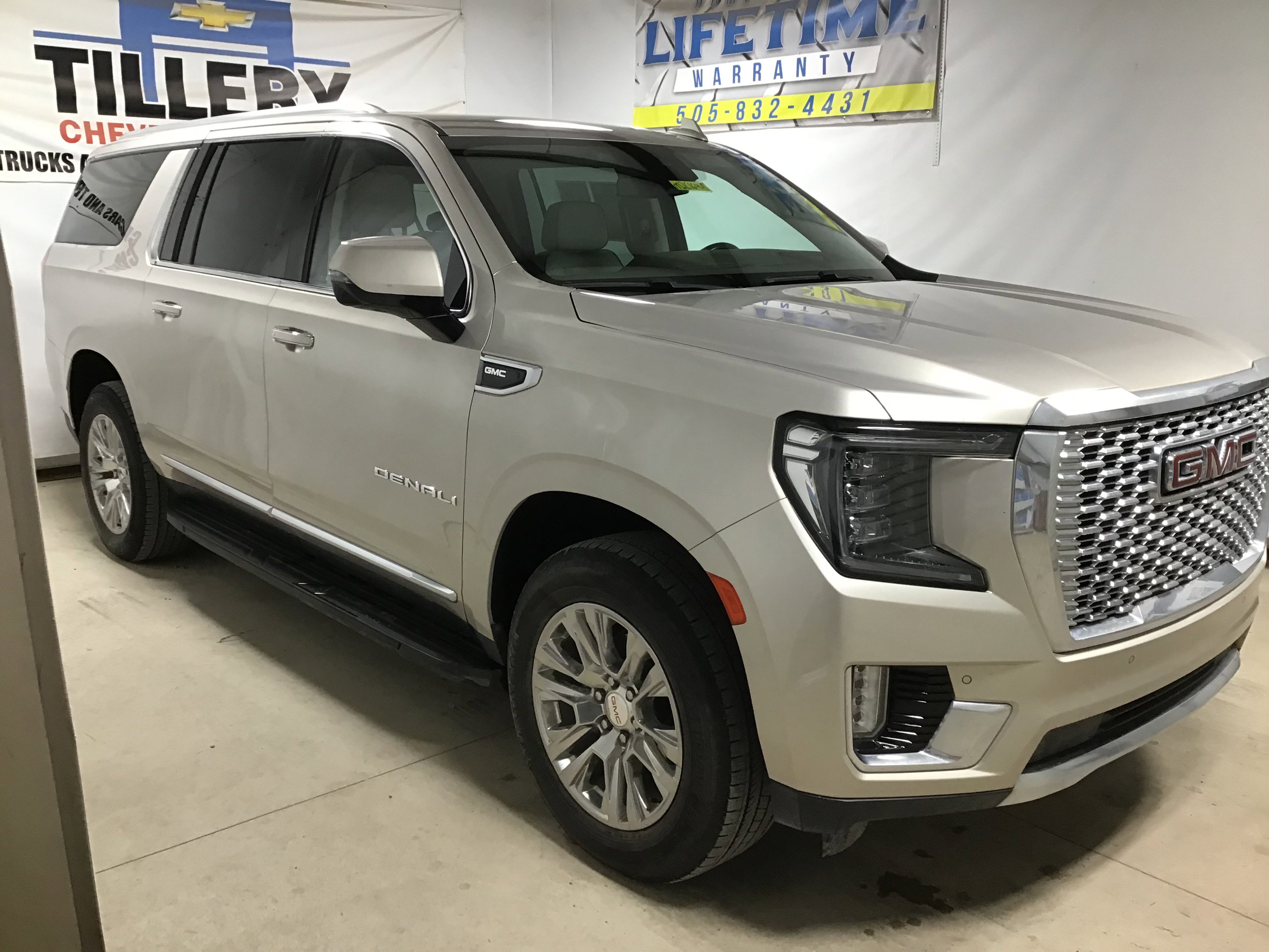 2023 GMC Yukon XL Denali's photo