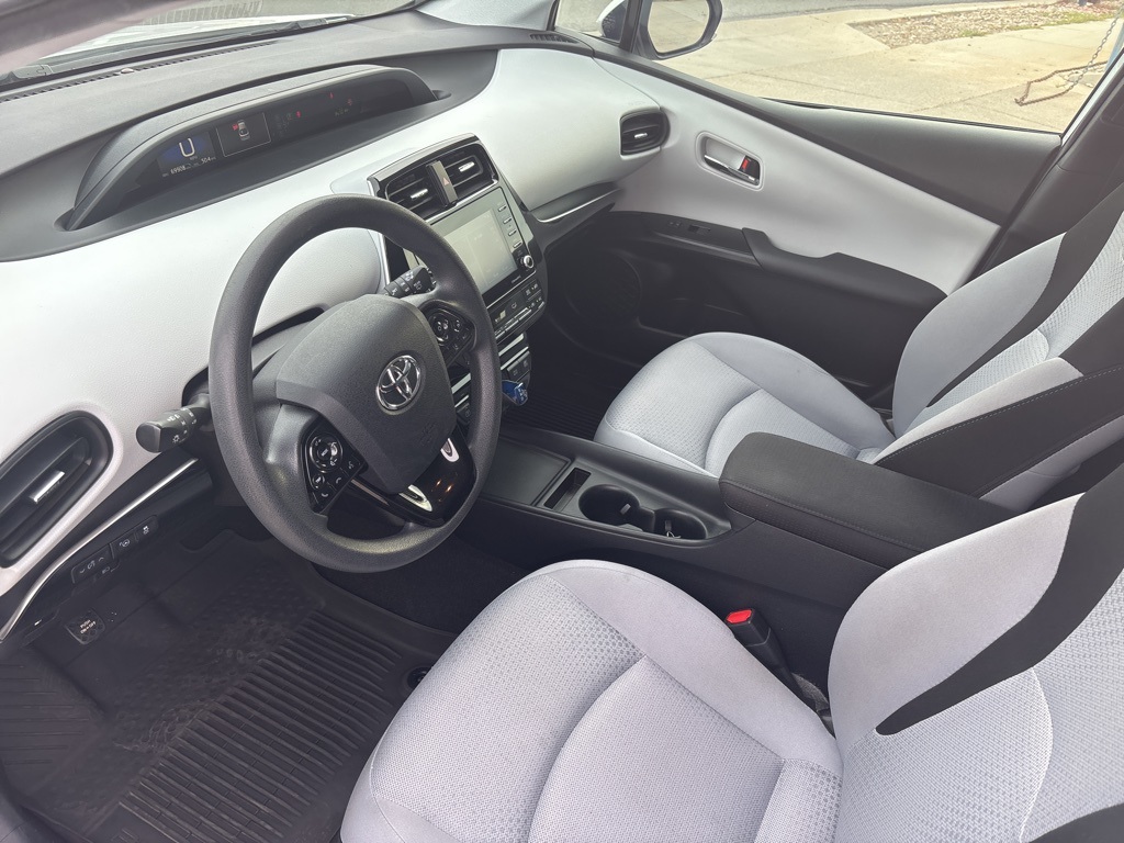 2022 Toyota Prius LE AWD-e photo 8