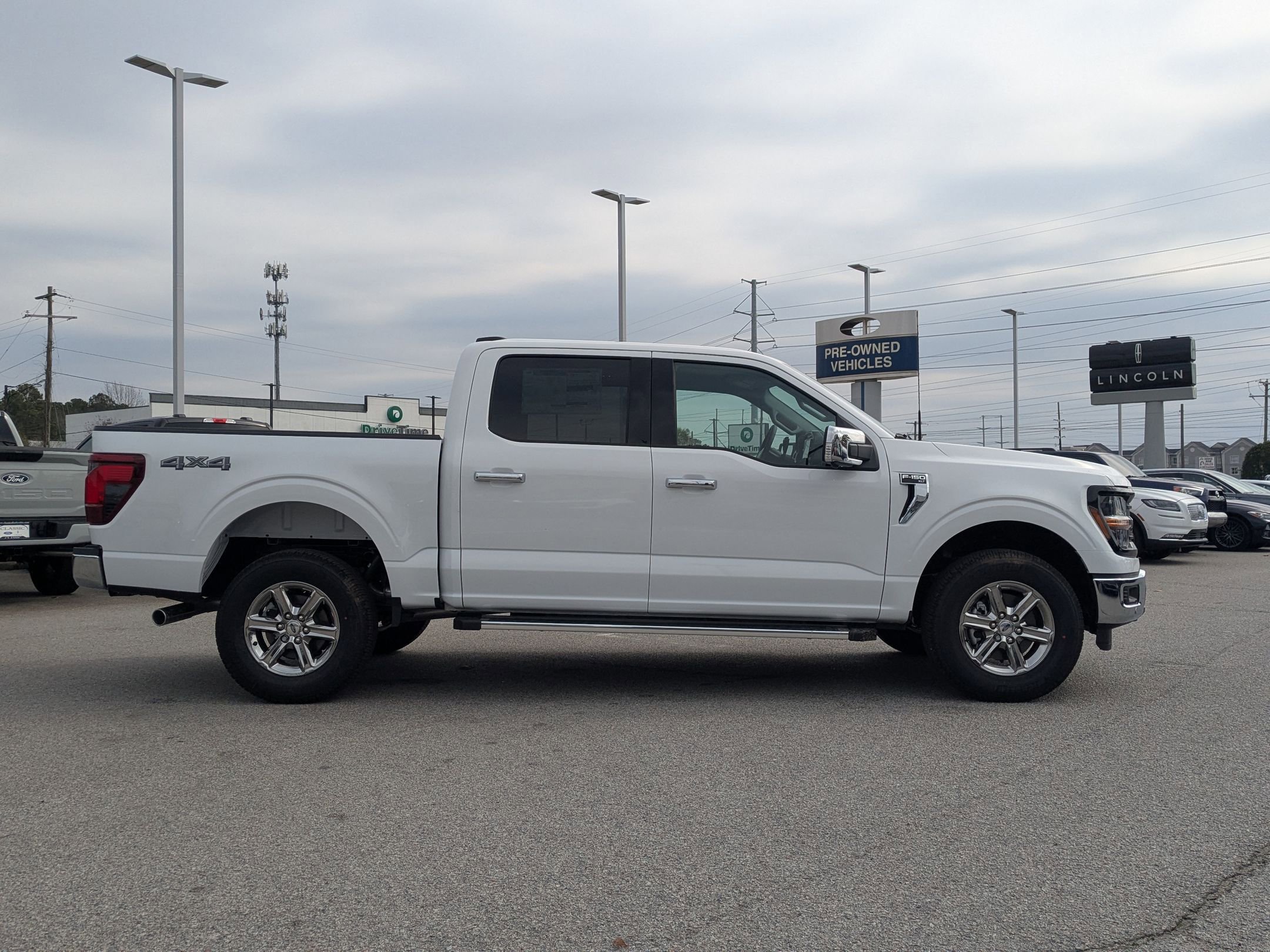 2025 Ford F-150 XLT photo 2