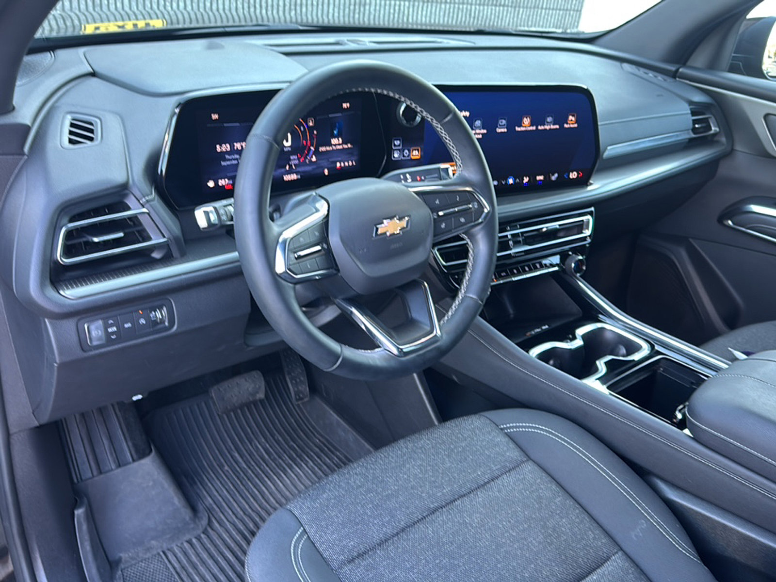 2024 Chevrolet Traverse photo 13