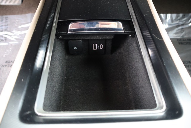 2022 Lincoln Corsair Standard photo 22