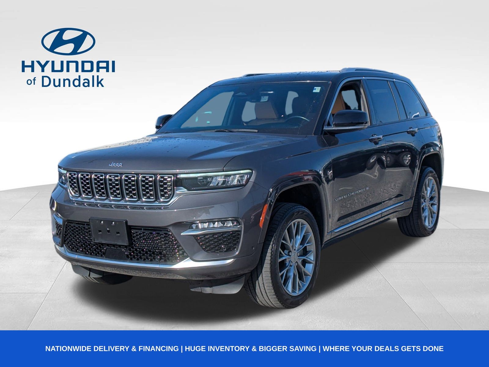 2023 Jeep Grand Cherokee Summit's photo