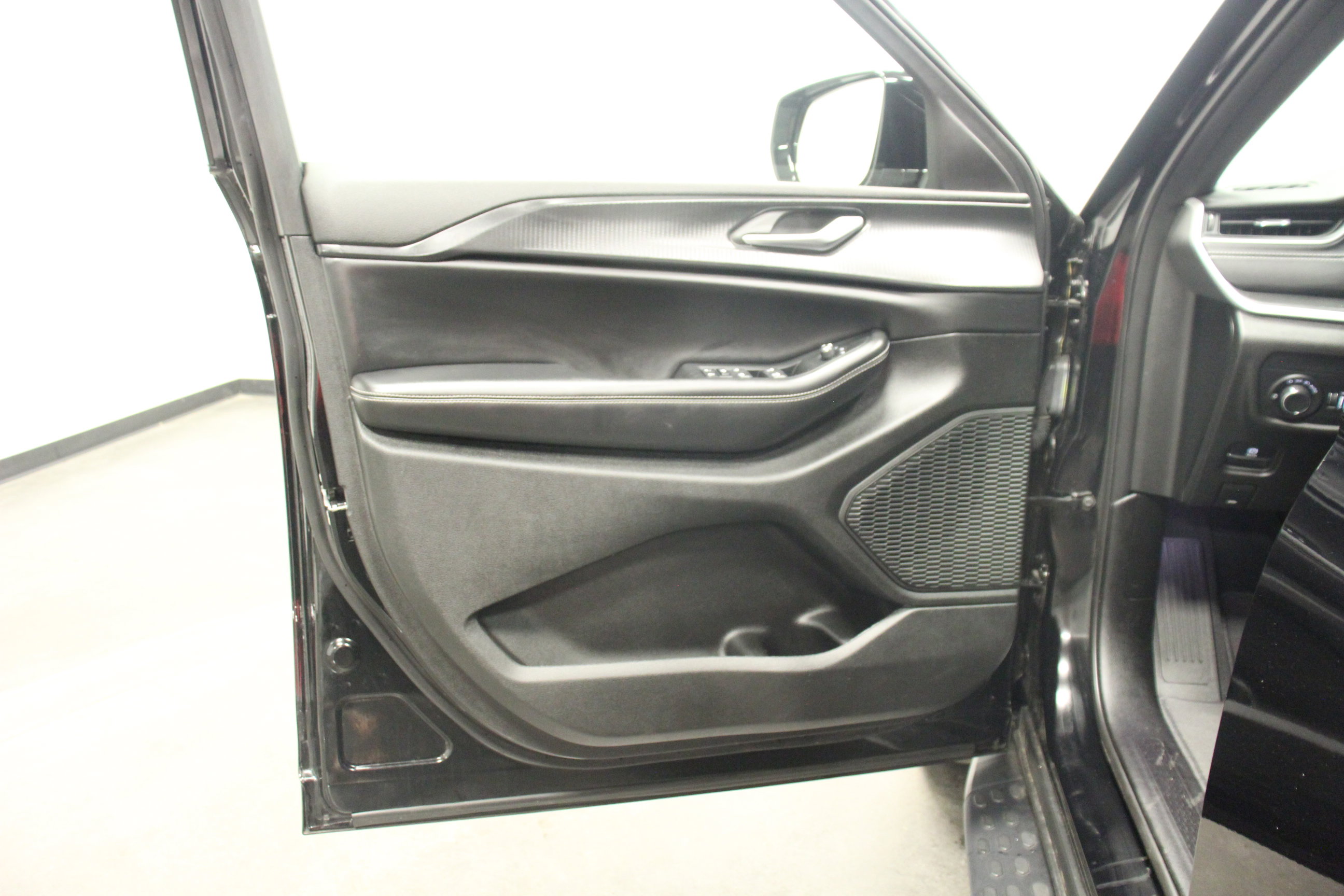 2023 Jeep Grand Cherokee Altitude photo 10