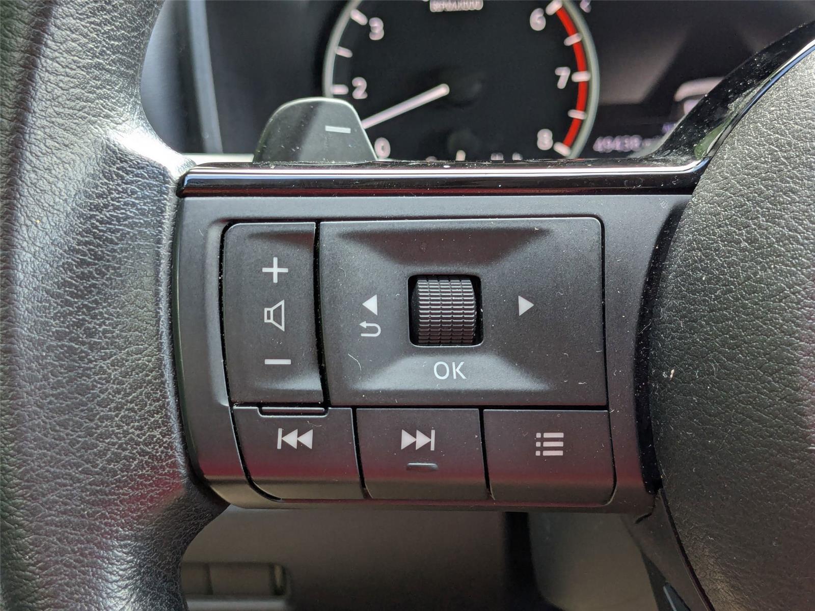 2023 Nissan Rogue SV photo 17