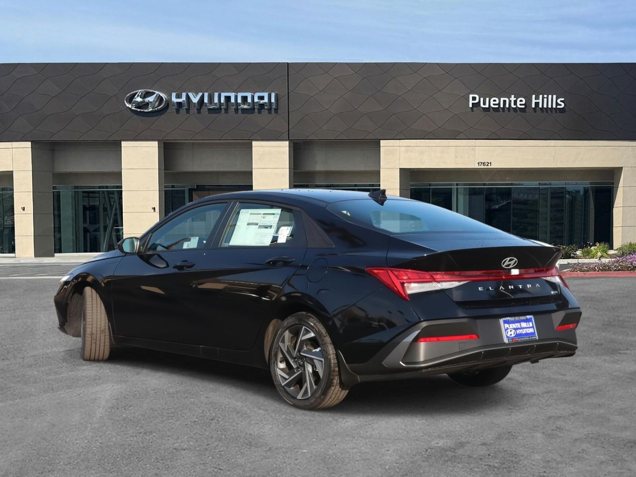 2025 Hyundai Elantra Hybrid SEL Sport photo 4