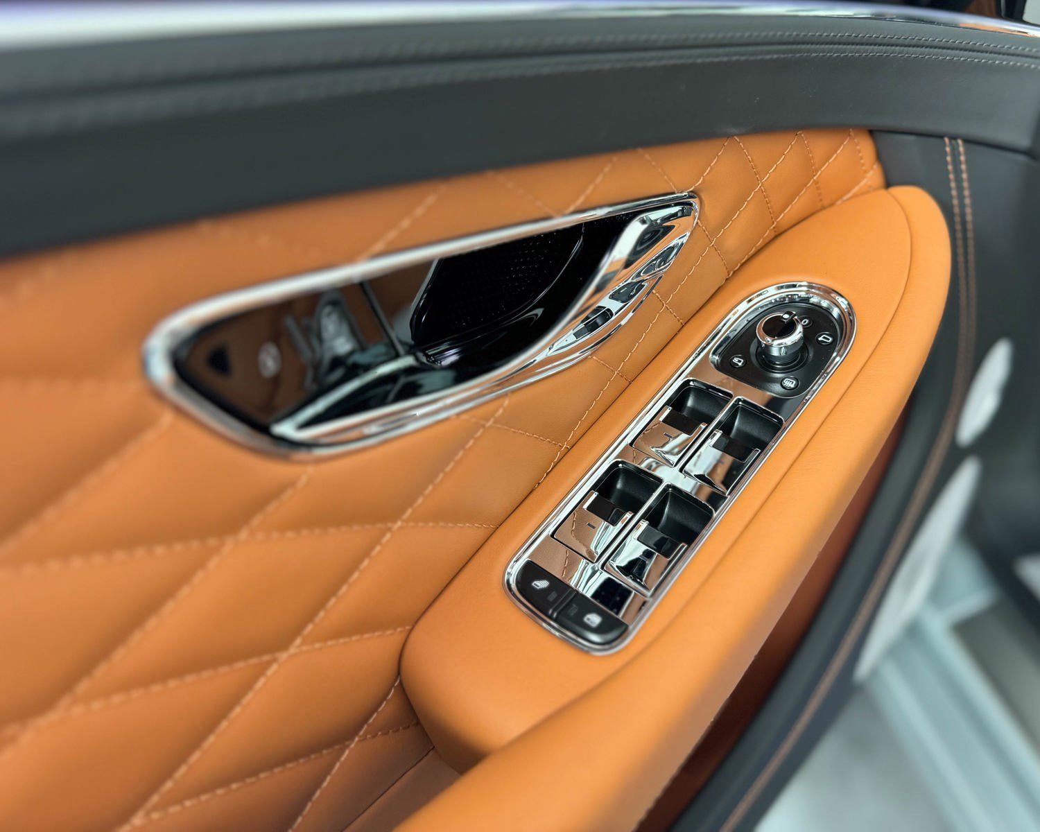 2024 Bentley Continental GT Azure photo 12