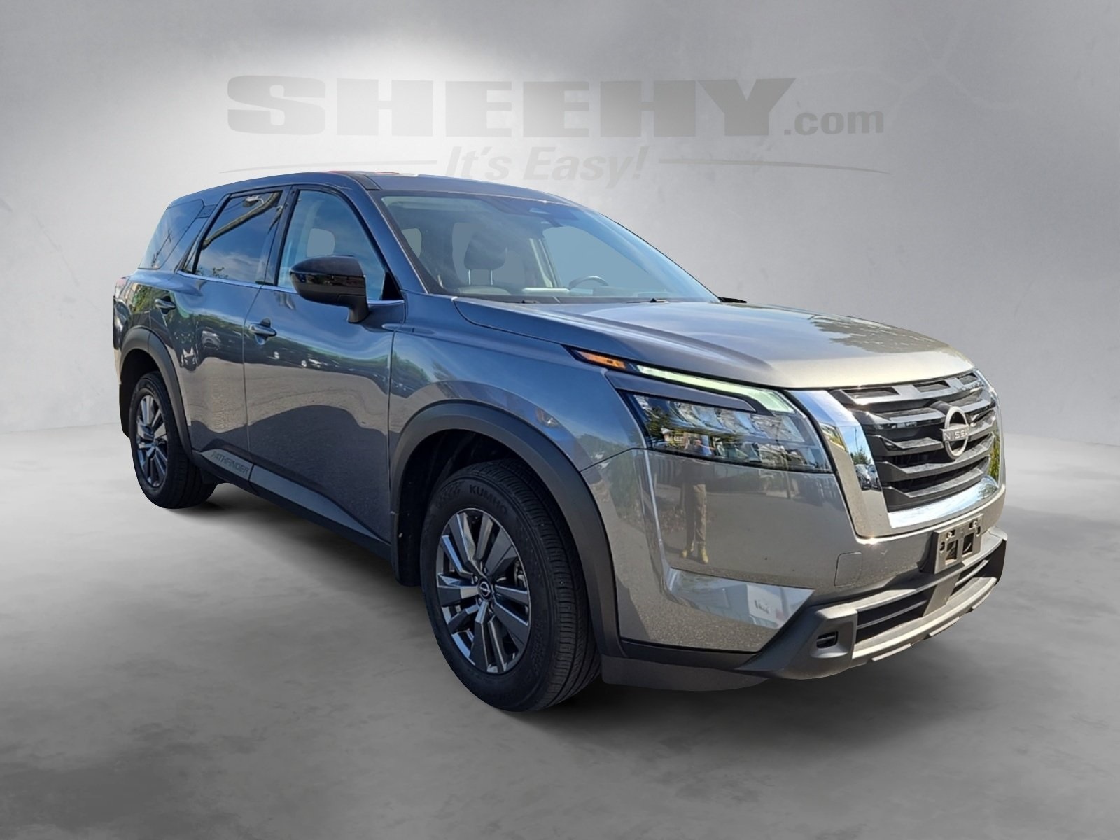 2024 Nissan Pathfinder S photo 2