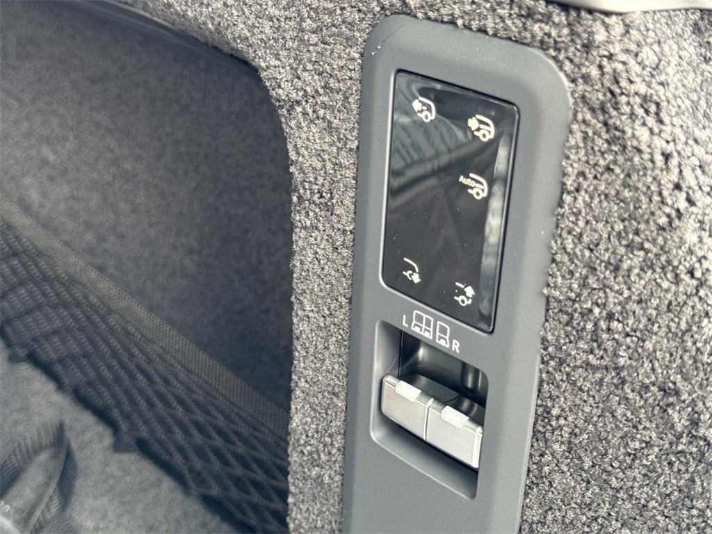 2025 Land Rover Range Rover Autobiography photo 4