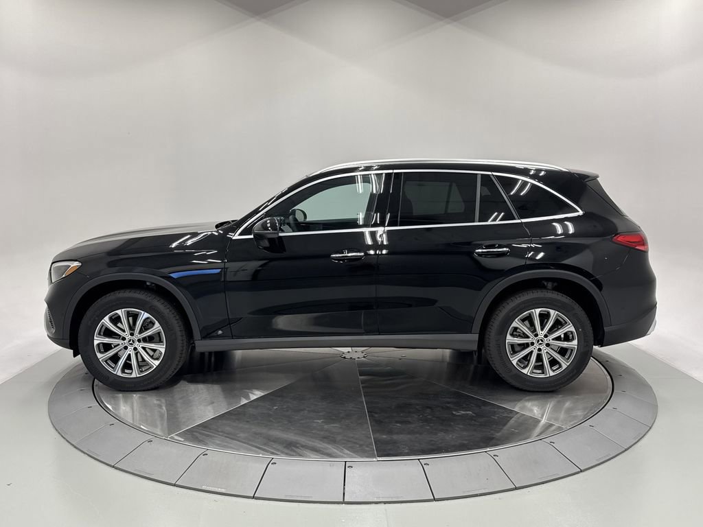 2026 Mercedes Benz GLC 300 photo 3