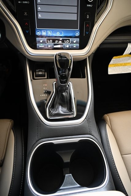 2021 Subaru Outback Limited photo 8
