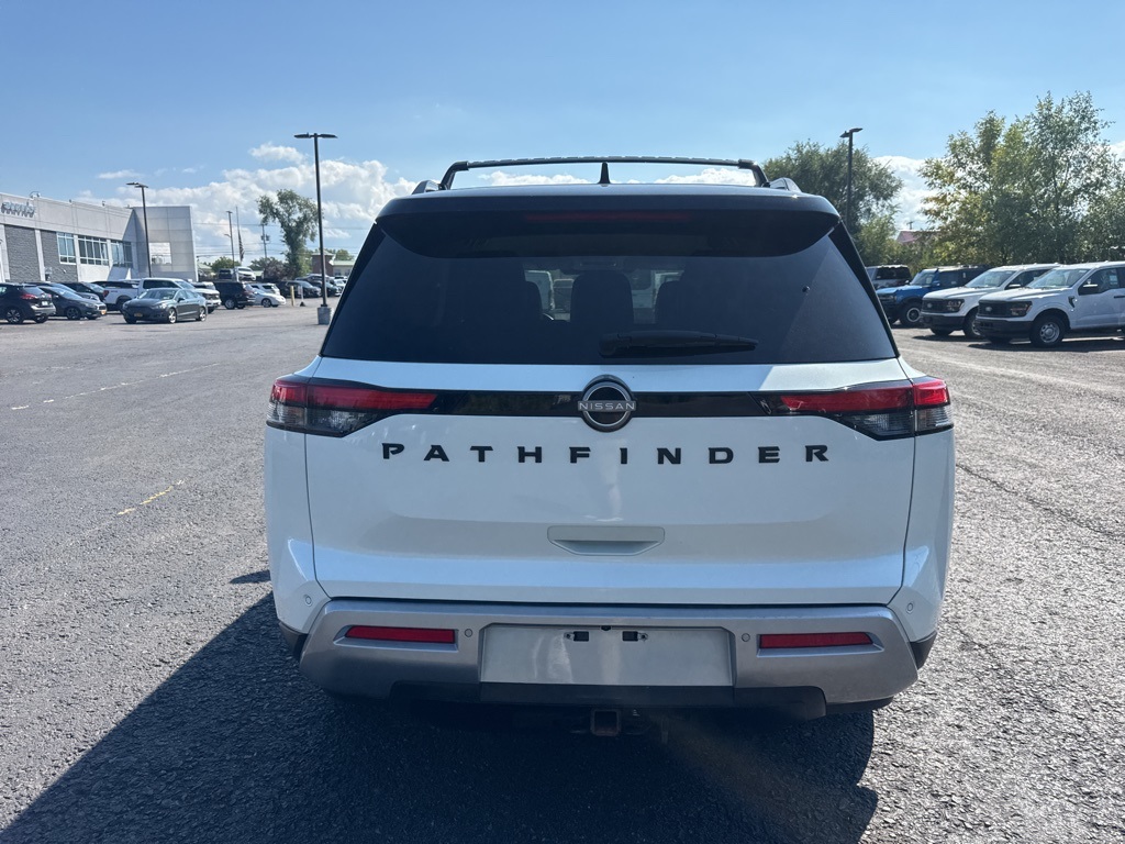 2023 Nissan Pathfinder SL photo 16