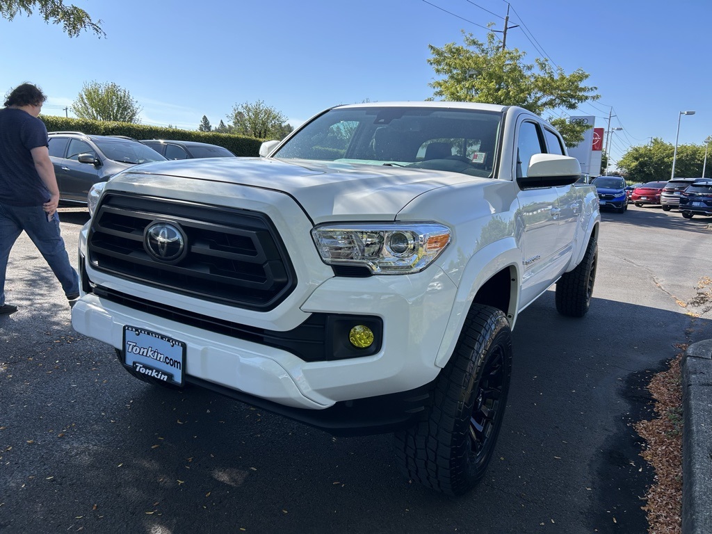 2021 Toyota Tacoma SR5 photo 3