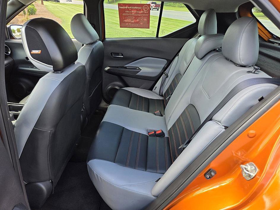 2023 Nissan Kicks SR photo 10
