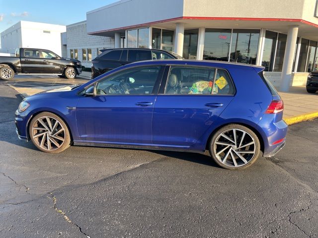 2018 Volkswagen Golf R 4Motion photo 2