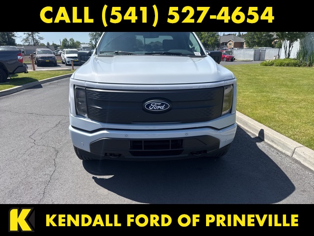 2025 Ford F-150 Lightning photo 3