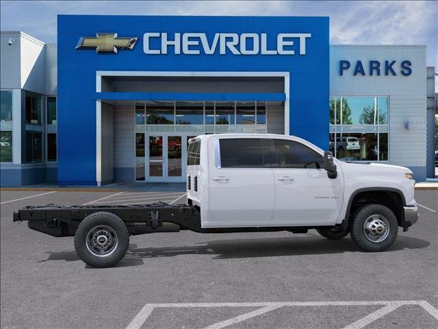 2025 Chevrolet Silverado 3500HD Work Truck photo 2