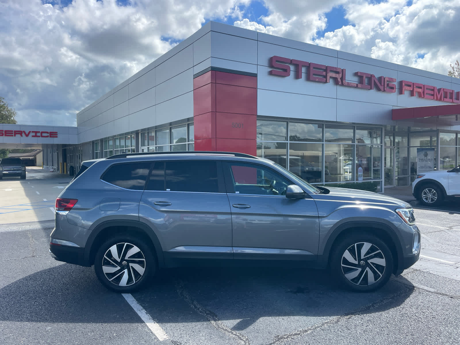2024 Volkswagen Atlas SE w/Tech's photo