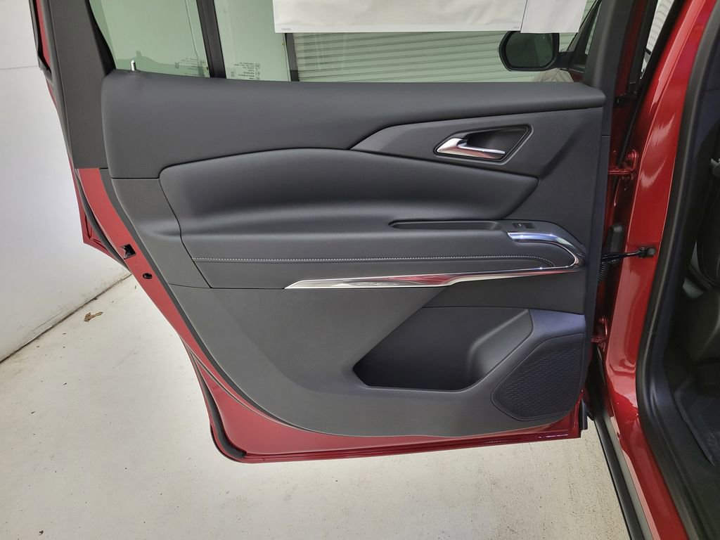 2025 Chevrolet Traverse photo 39