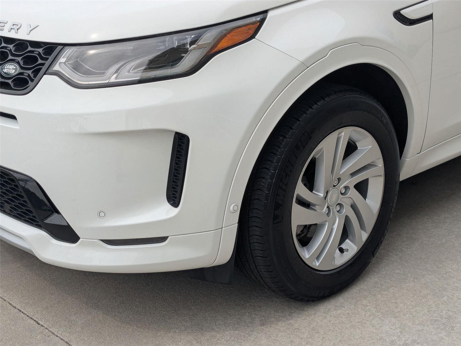 2024 Land Rover Discovery Sport S photo 9