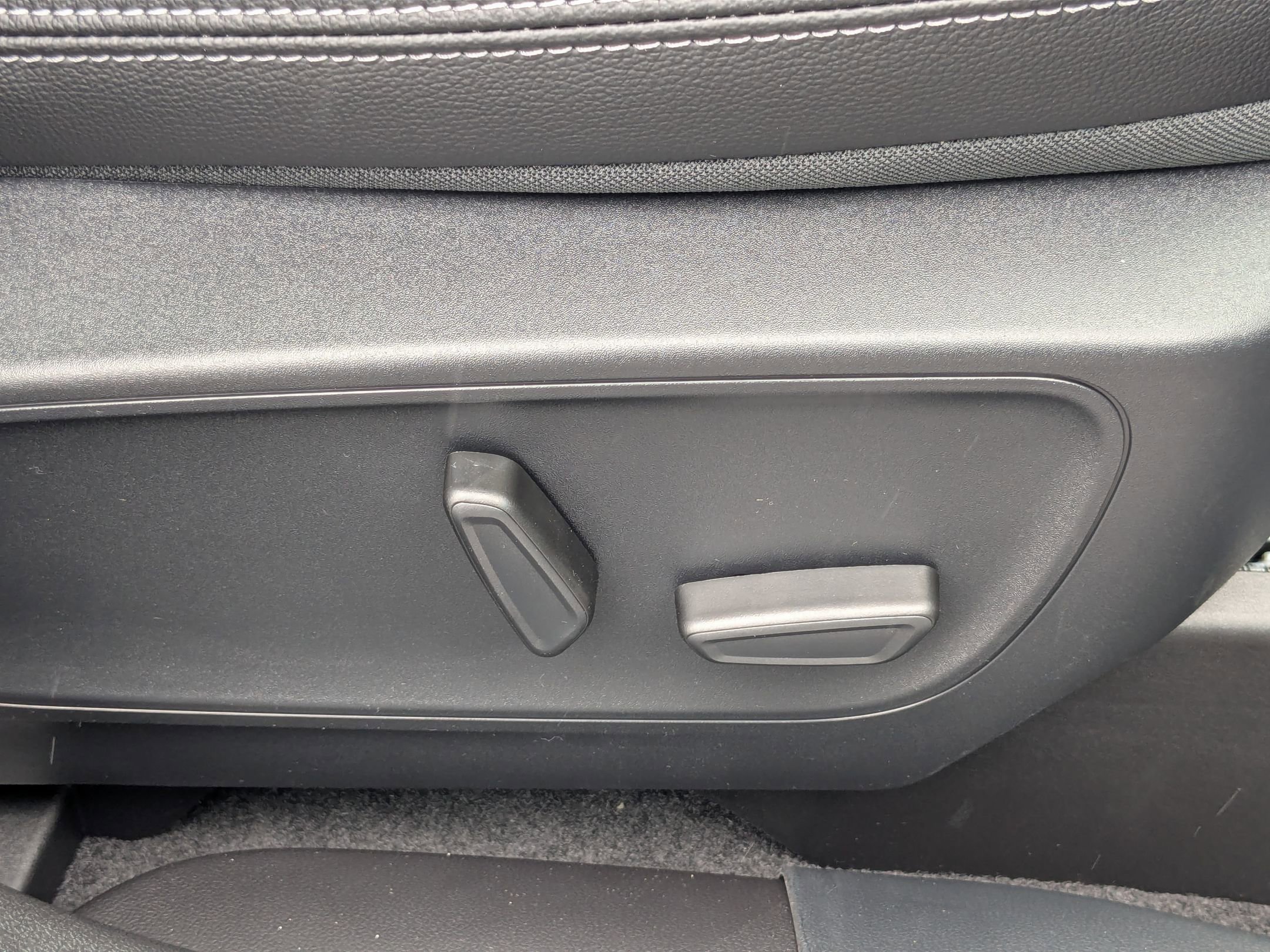 2025 Ford Escape Plug-In Hybrid photo 37