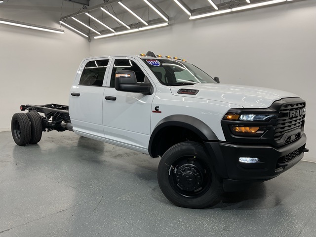 2025 Ram 5500 Tradesman photo 2
