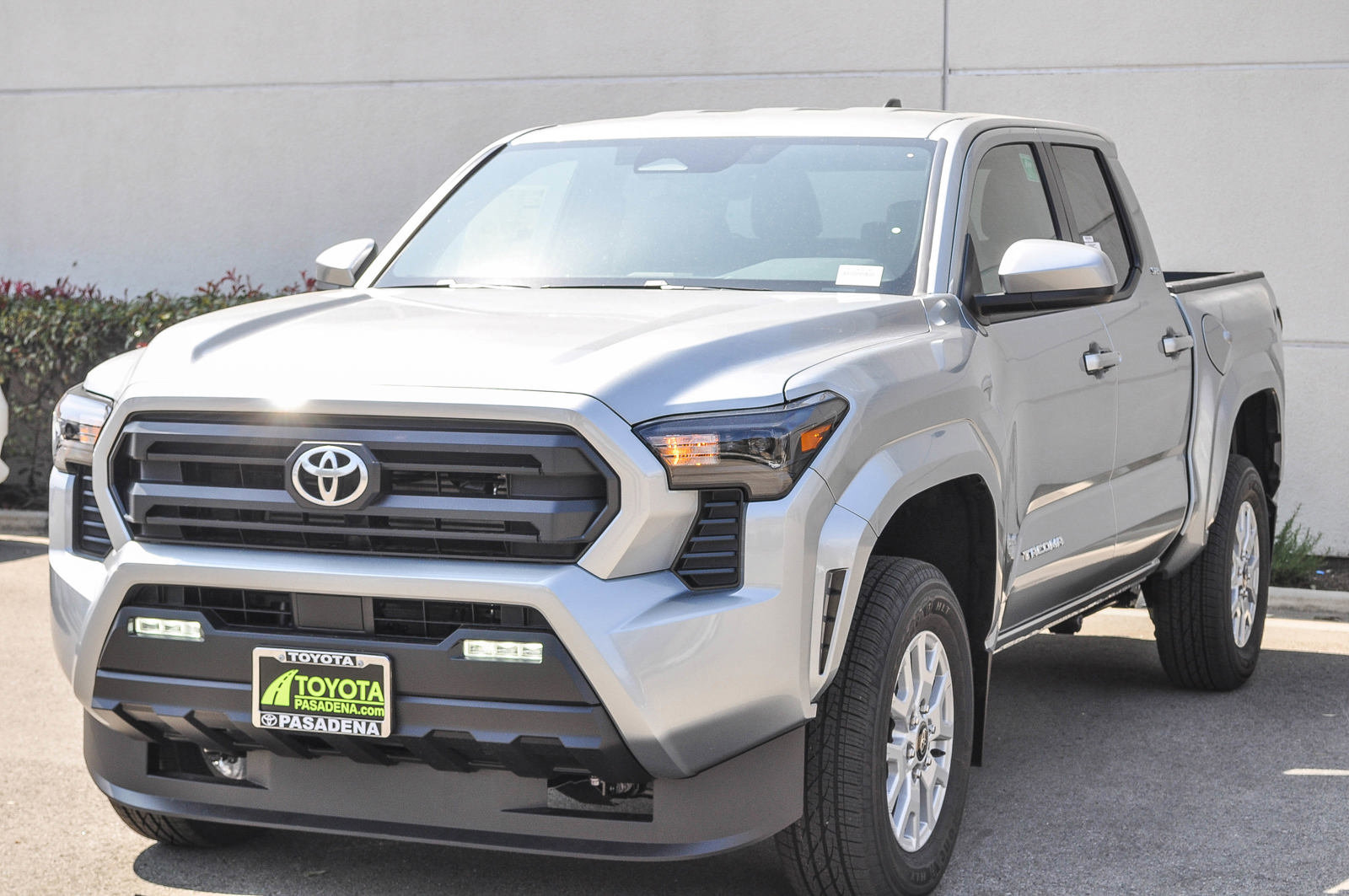 2024 Toyota Tacoma SR5 4x4 photo 3