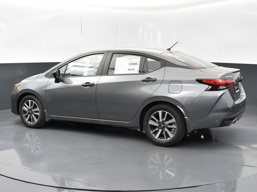 2025 Nissan Versa 1.6 S photo 4