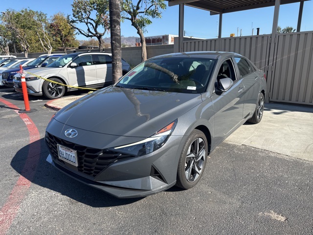 2023 Hyundai Elantra SEL's photo