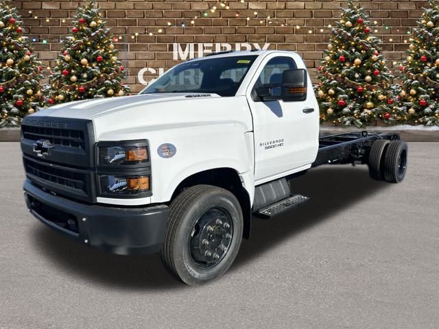 2024 Chevrolet Silverado 4500 Medium Duty Chassis Cab Work Truck's photo