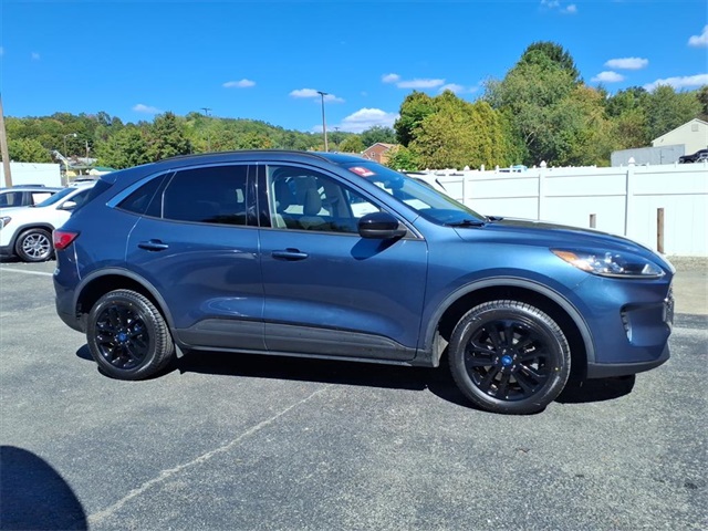 2020 Ford Escape SE photo 2