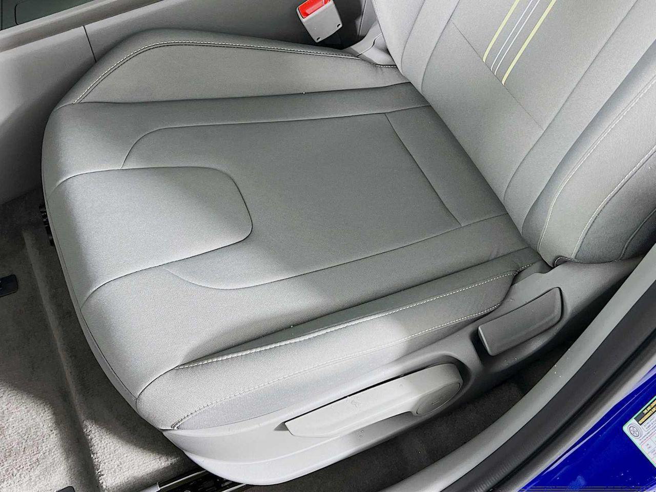 2025 Hyundai Elantra SEL Sport photo 16