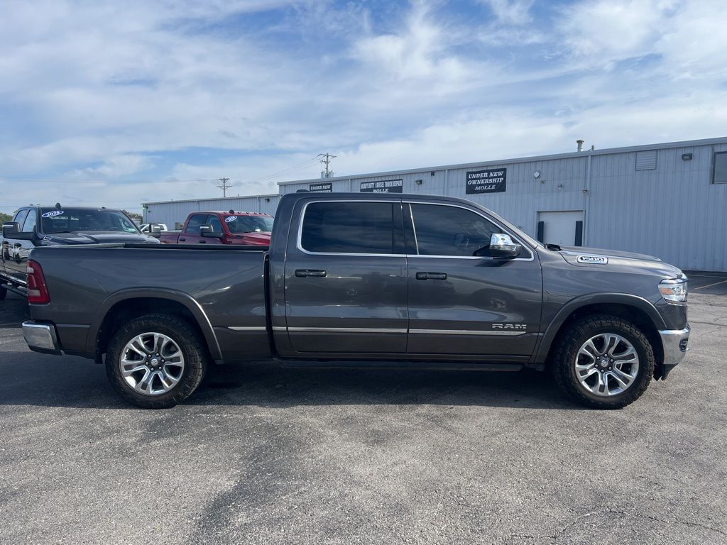 2024 Ram 1500 Limited photo 2